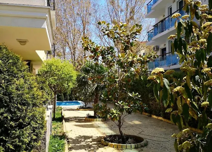 Magnolia 3 - Menada * סאני ביץ'